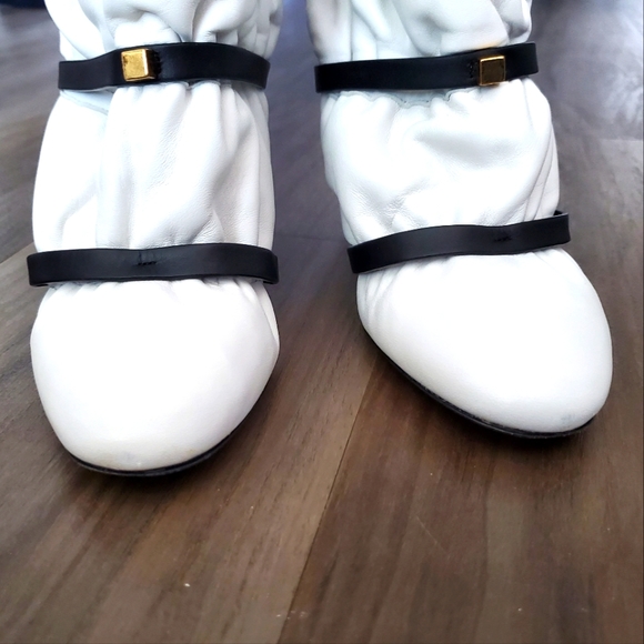 STUART WEITZMAN - Duvet Snow Bama Booties - Picture 13 of 16